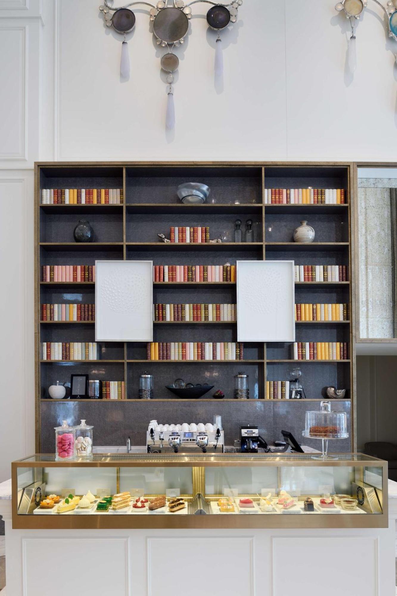 Kempinski The Boulevard Dubai Exterior foto A bookcase